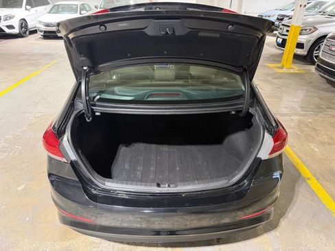 Used 2017 Hyundai Elantra Limited w/ Limited Tech Package 04 FWD image 7
