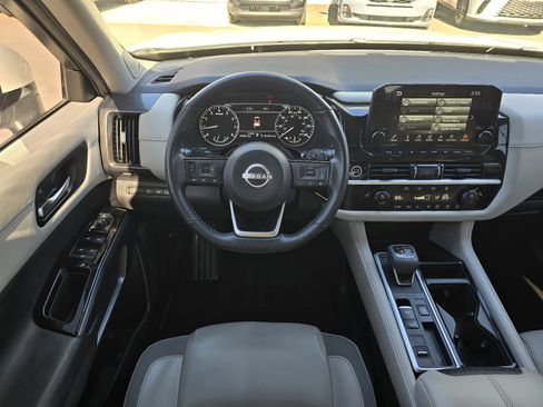 Used 2022 Nissan Pathfinder SL w/ SL Premium Package image 14