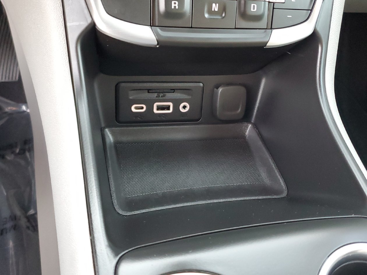 Used 2024 GMC Terrain SLT w/ Infotainment Package II FWD image 23