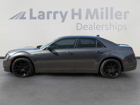 Used 2018 Chrysler 300 Touring w/ Sport Appearance Package image 2
