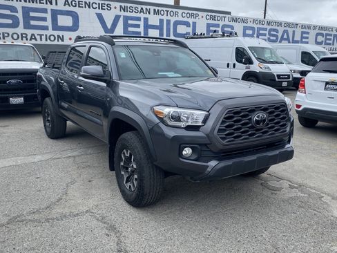 Used 2022 Toyota Tacoma TRD Off-Road AWD/4WD image 8