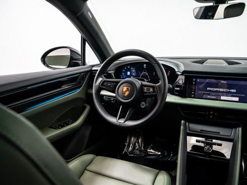 New 2026 Porsche Macan 4 Electric image 15