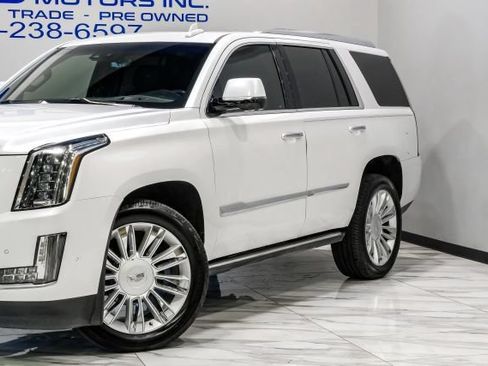Used 2020 Cadillac Escalade Platinum RWD image 8