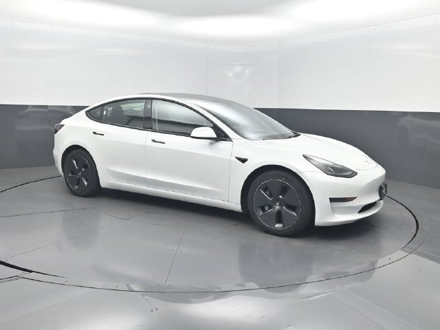 Used 2023 Tesla Model 3 Standard Range RWD image 28