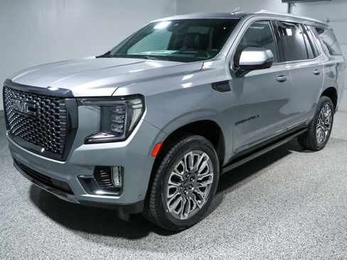 Used 2023 GMC Yukon Denali Ultimate AWD/4WD image 38