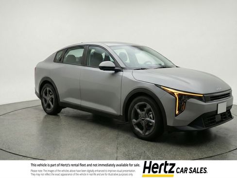 Used 2025 Kia K4 LXS image 1