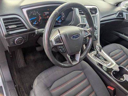 Used 2016 Ford Fusion SE w/ Equipment Group 201A FWD image 10