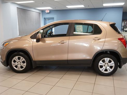 Used 2018 Chevrolet Trax LS w/ LPO, Protection Package FWD image 2