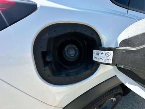Used 2024 Nissan Rogue SV AWD/4WD image 43
