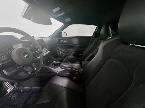 Certified 2025 Nissan Z Performance w/ Floor Mat Package RWD image 21