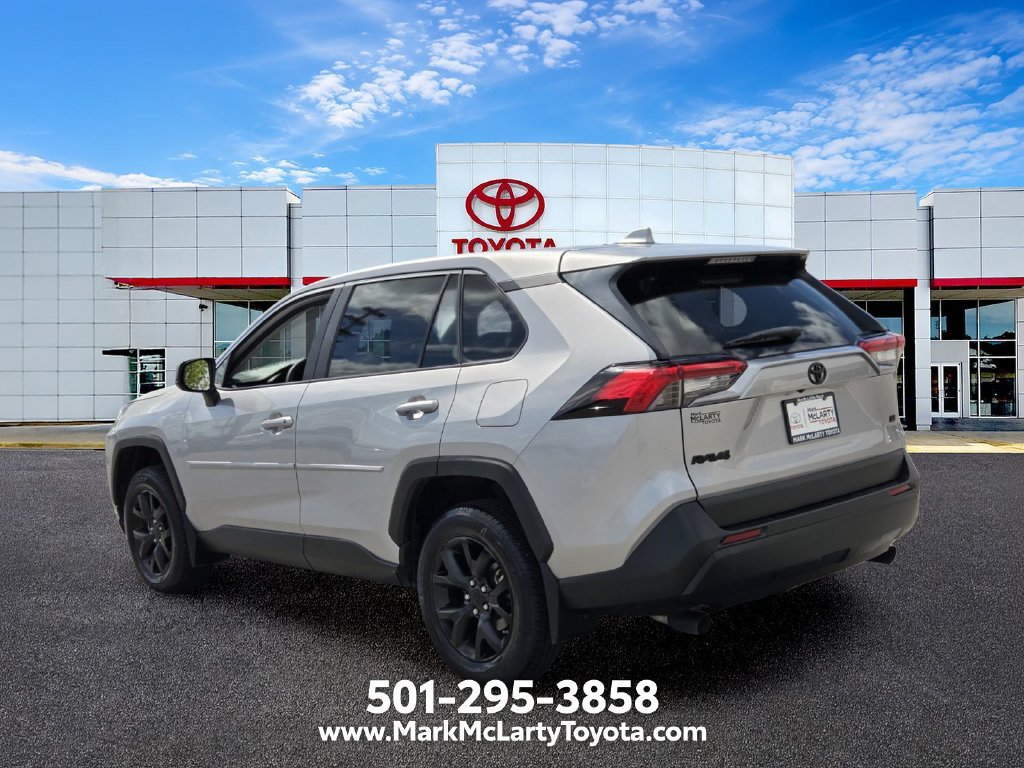 Used 2023 Toyota RAV4 LE FWD image 3
