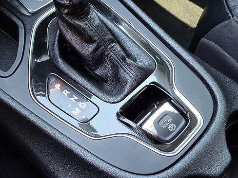 Used 2020 Jeep Cherokee Limited image 46