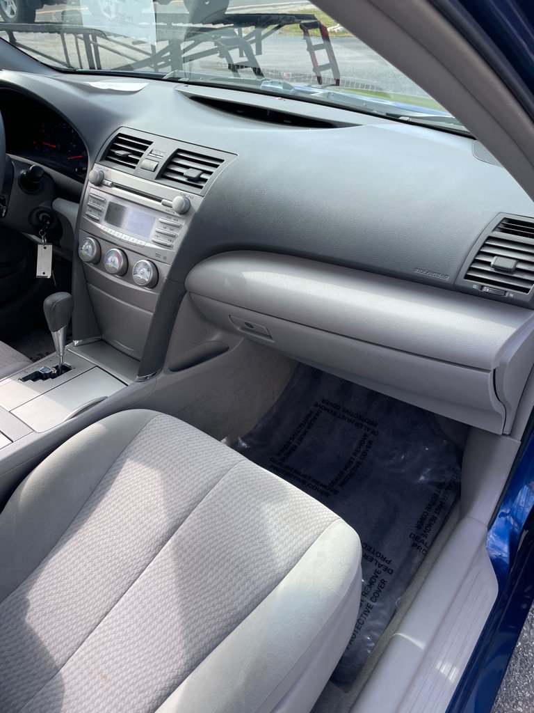 Used 2011 Toyota Camry LE FWD image 20