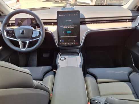 Used 2025 Volvo EX90 Ultra image 11