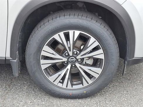 Certified 2022 Nissan Rogue SV w/ SV Premium Package image 42