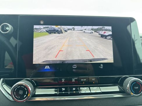 Used 2024 Chevrolet Colorado Trail Boss AWD/4WD image 19