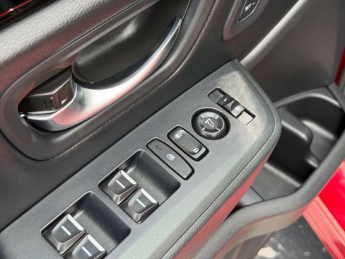 Used 2025 Honda Pilot Touring image 14