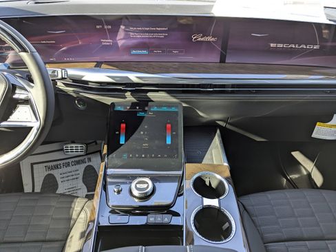 New 2025 Cadillac Escalade Sport Platinum w/ LPO, ONYX Package image 18