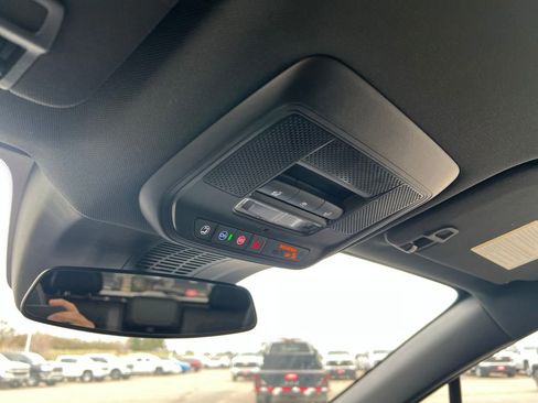 New 2025 Chevrolet Blazer EV LT AWD/4WD image 9