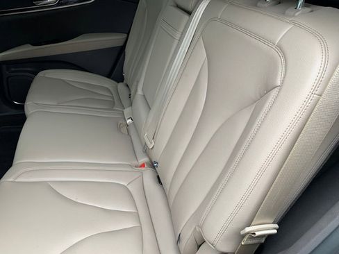 Used 2022 Lincoln Nautilus AWD image 19