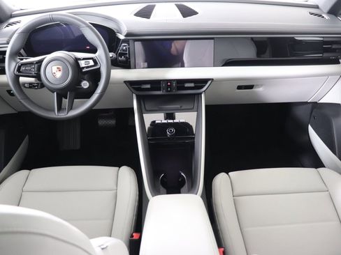 Certified 2025 Porsche Macan Electric image 19