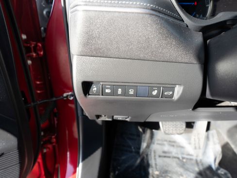 Used 2021 Toyota Venza Limited w/ Advanced Technology Package image 11