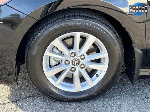 Used 2025 Toyota Camry XLE image 11