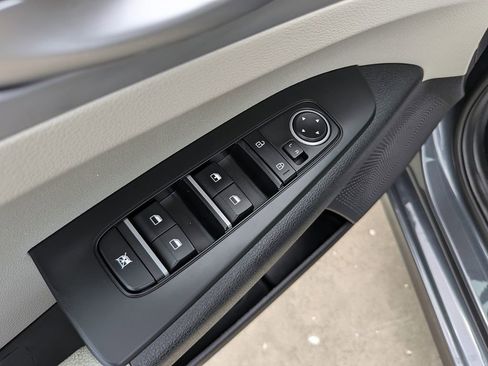 Certified 2023 Kia Forte LXS FWD image 18