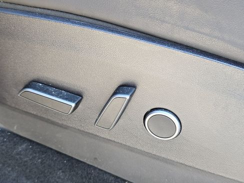 Used 2022 Tesla Model Y Performance image 12