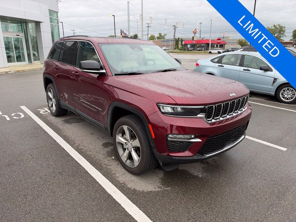 Used 2025 Jeep Grand Cherokee Limited AWD/4WD image 1