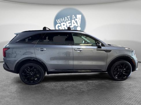 Certified 2023 Kia Sorento SX AWD/4WD image 2