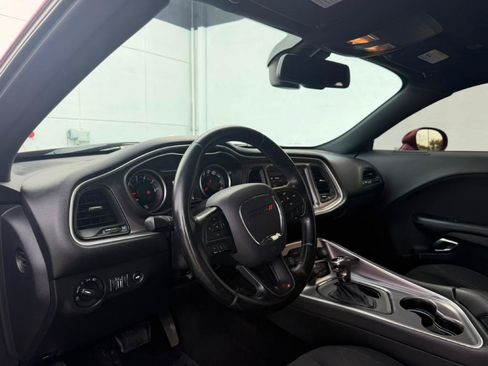 Used 2019 Dodge Challenger SXT RWD image 10