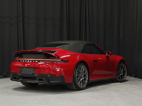 Certified 2025 Porsche 911 Carrera RWD image 5