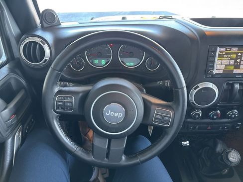 Used 2014 Jeep Wrangler Sahara w/ Dual Top Group image 10