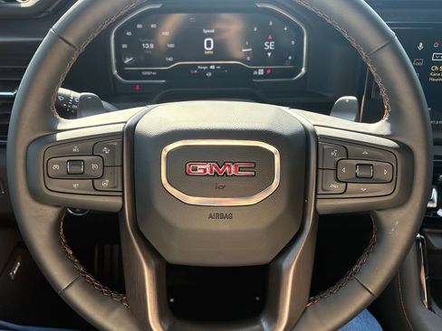 Used 2025 GMC Sierra 1500 AT4 image 10