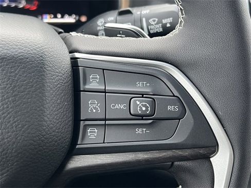 New 2025 Jeep Grand Cherokee Limited w/ Black Appearance Package image 21