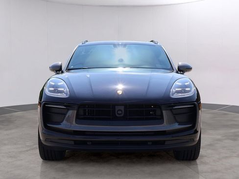 Certified 2025 Porsche Macan AWD/4WD image 12