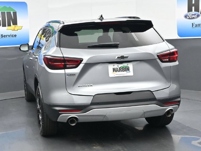 New 2026 Chevrolet Blazer LT w/ LPO, Black Sport Package FWD image 4
