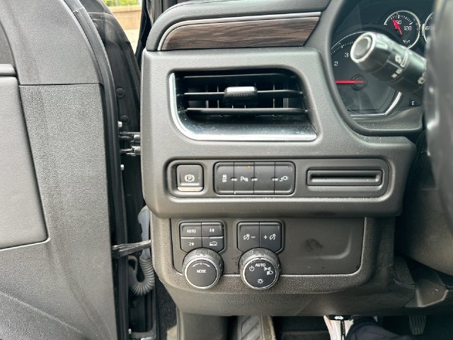 Used 2021 Chevrolet Suburban LT AWD/4WD image 27