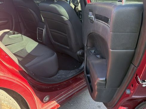 Used 2019 Chrysler 300 Touring w/ Sport Appearance Package image 13