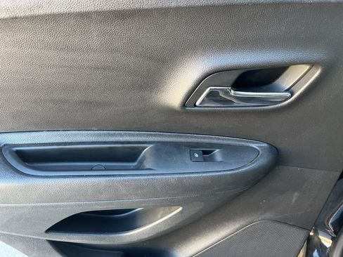 Used 2020 Chevrolet Trax LS w/ Tint and Cruise Package image 51