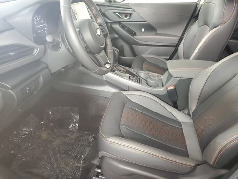 Used 2025 Subaru Crosstrek 2.5i Limited w/ Crosstrek Mirror Package image 11