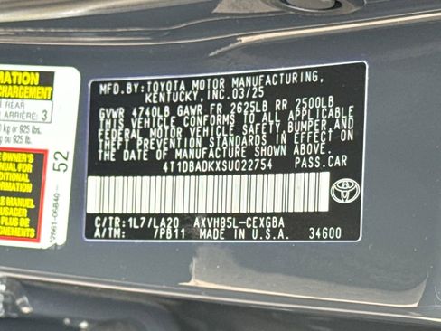 Used 2025 Toyota Camry XLE AWD/4WD image 43