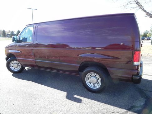 Used 2006 Ford E-150 and Econoline 150 image 2