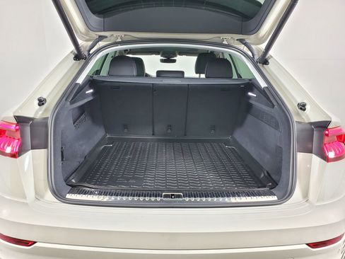 Certified 2023 Audi Q8 Premium w/ Convenience Package image 20