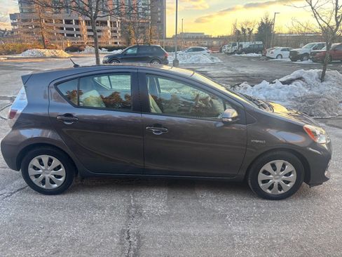 Used 2012 Toyota Prius C One image 4
