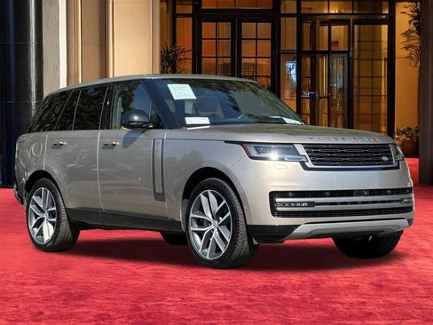 Used 2024 Land Rover Range Rover SE AWD/4WD image 7