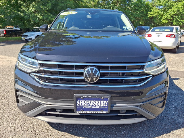 Used 2023 Volkswagen Tiguan SE AWD/4WD image 2