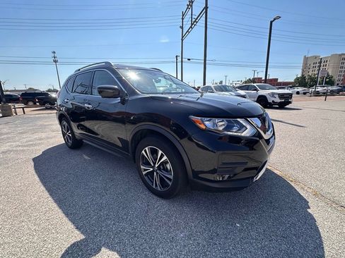 Used 2020 Nissan Rogue SV w/ Premium Package FWD image 9