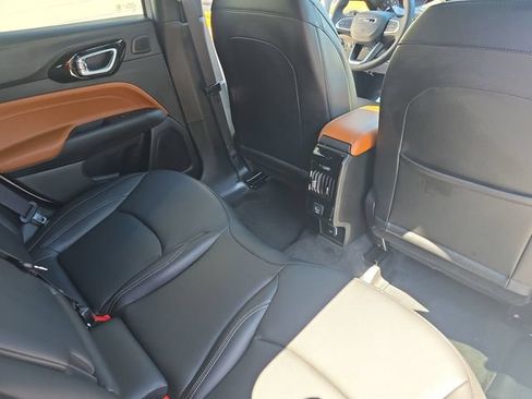 Used 2025 Jeep Compass Limited w/ Sun & Sound Group AWD/4WD image 12